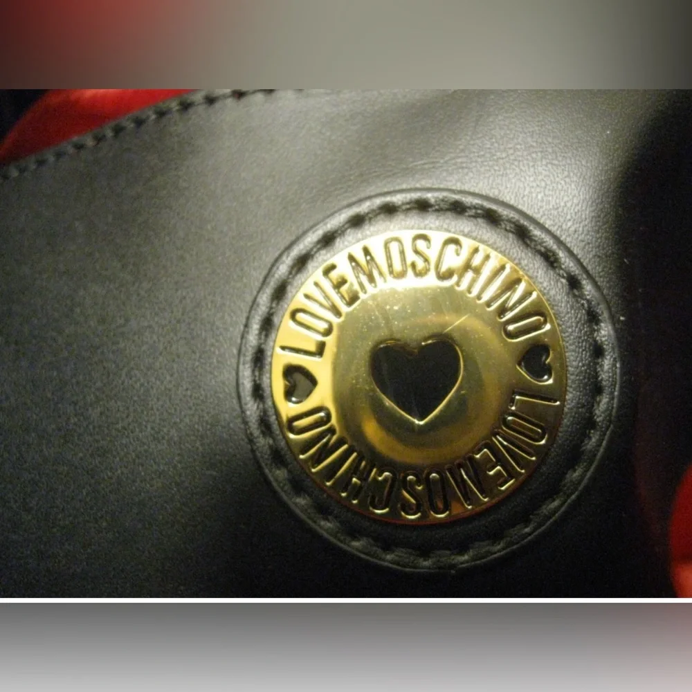 NWOT Love Moschino Black and Gold Leather Quilted Backpack - Picture 6 of 15